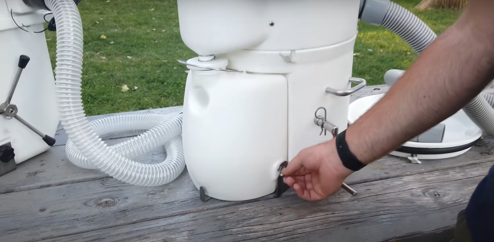 Top 5 Best Composting Toilets for RV [July 2023 Review] RVProfy
