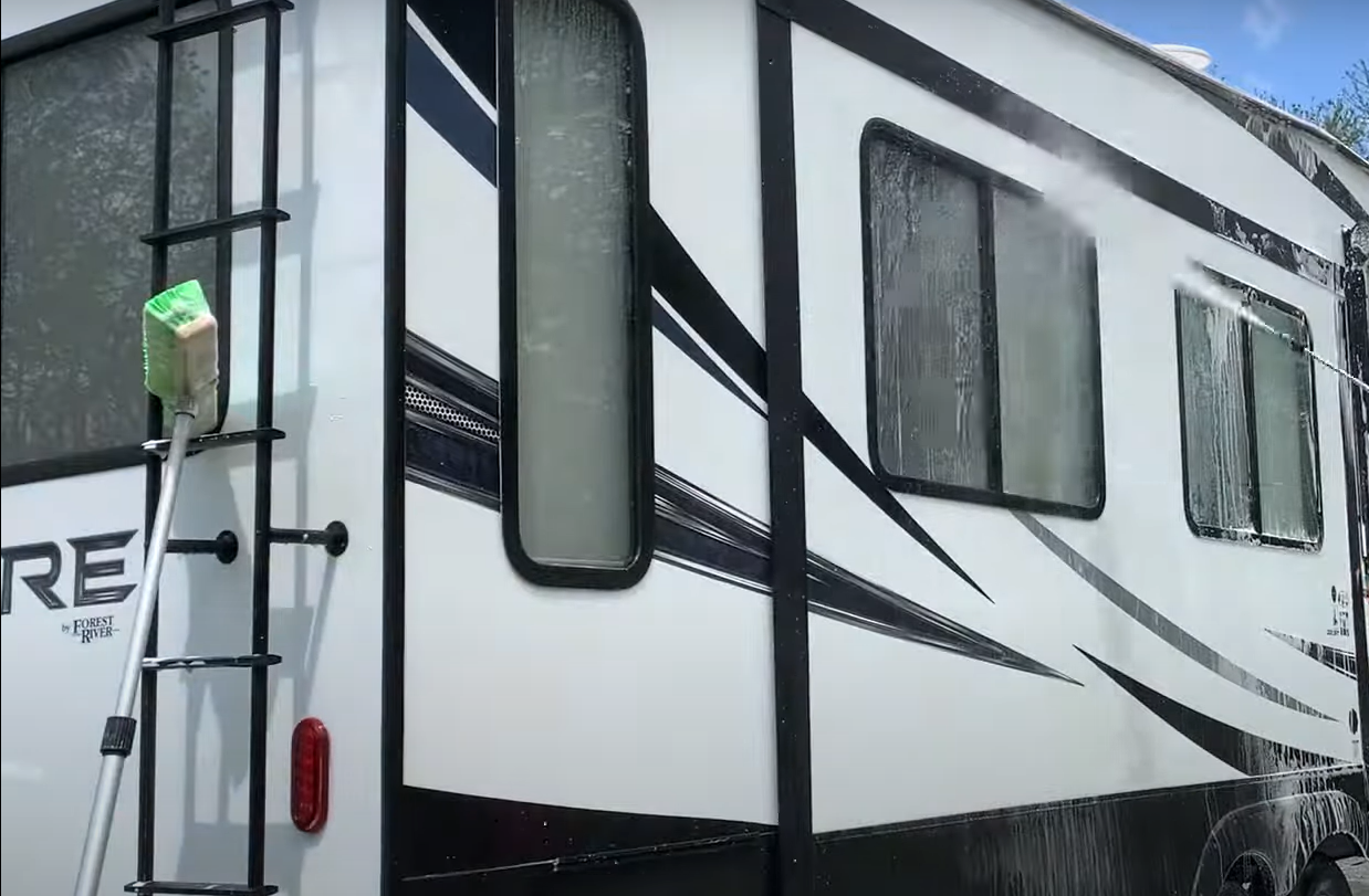 Top 5 Best RV Wash and Waxes [October 2023 Review] RVProfy