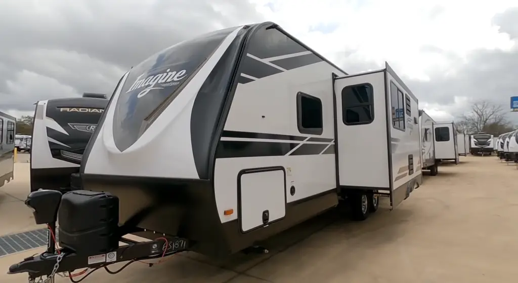 Differences Between Alliance RV vs Grand Design