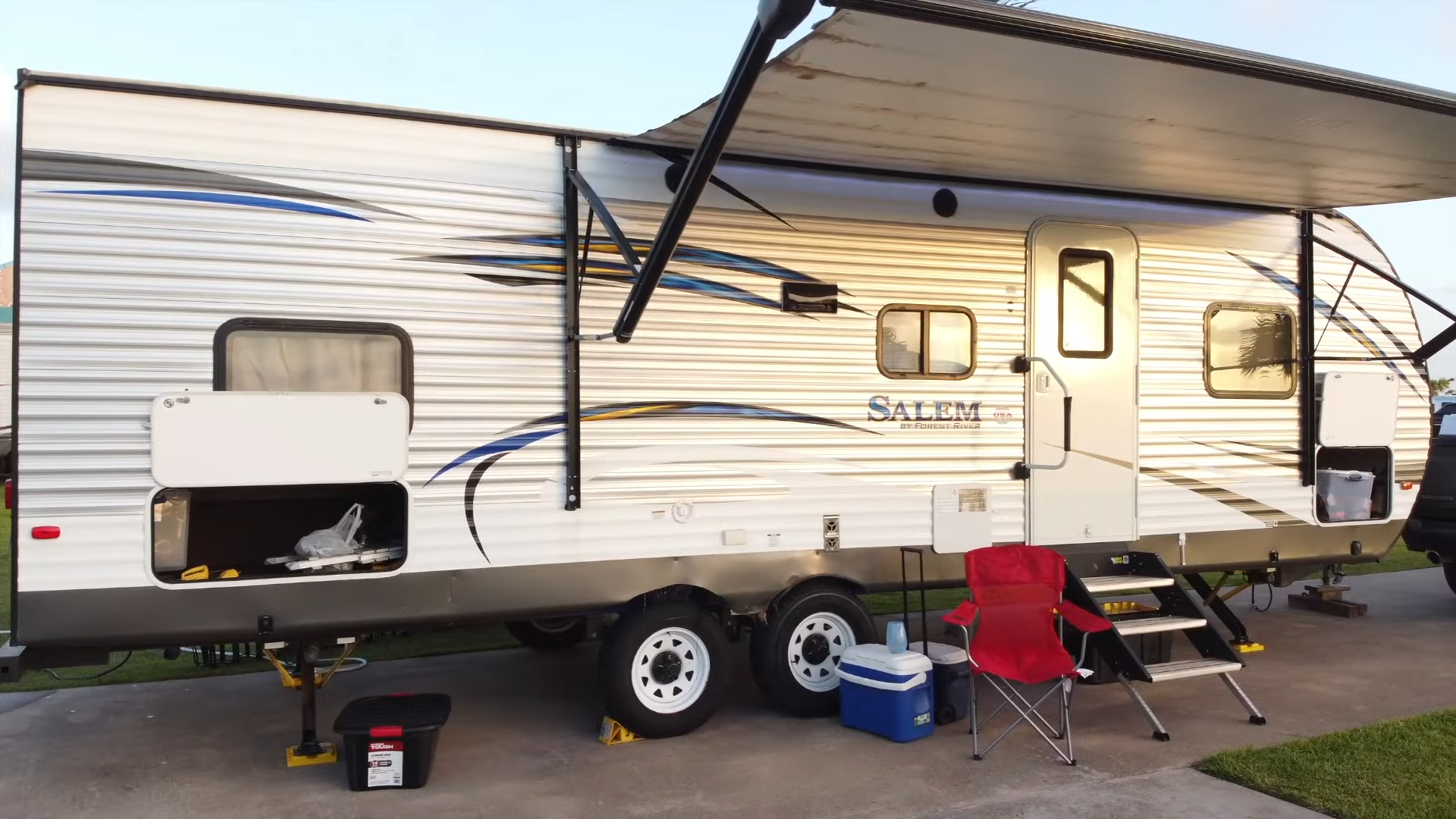 Can You Live in an RV in Texas? RVProfy