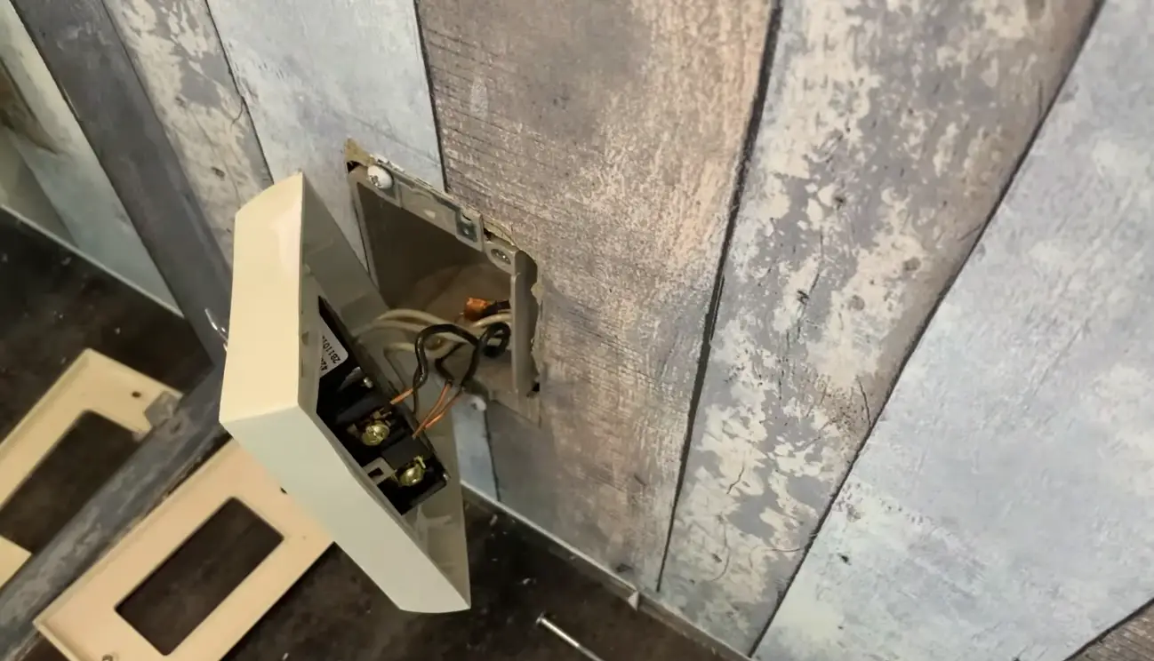 RV Outlets Not Working on Battery How to Fix That? RVProfy