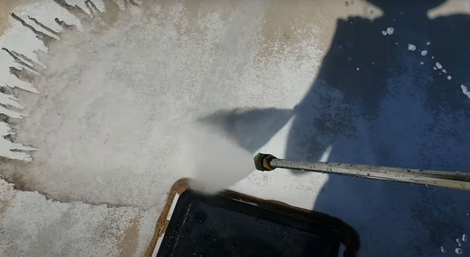 How to Clean an RV Roof? RVProfy