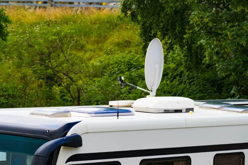 How do I know which type of RV antenna I need