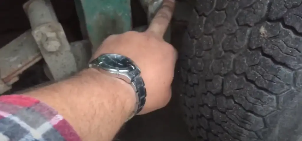 Rotating the Tires On a Dual Axle
